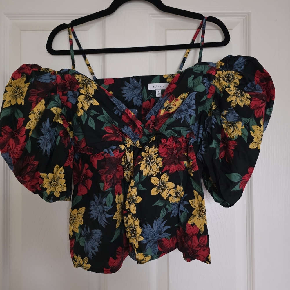 Floral Puff Sleeve Top